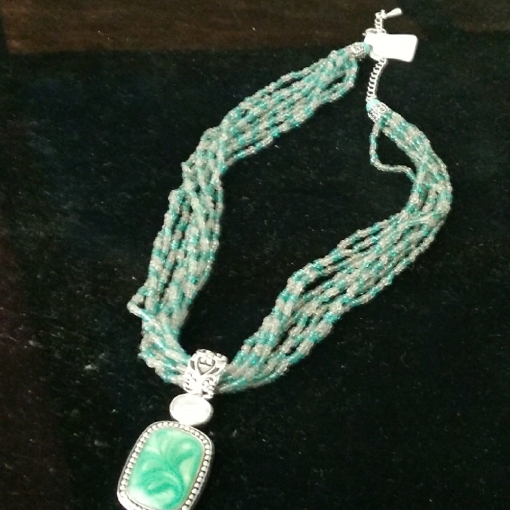 NWT  Beaded Necklace